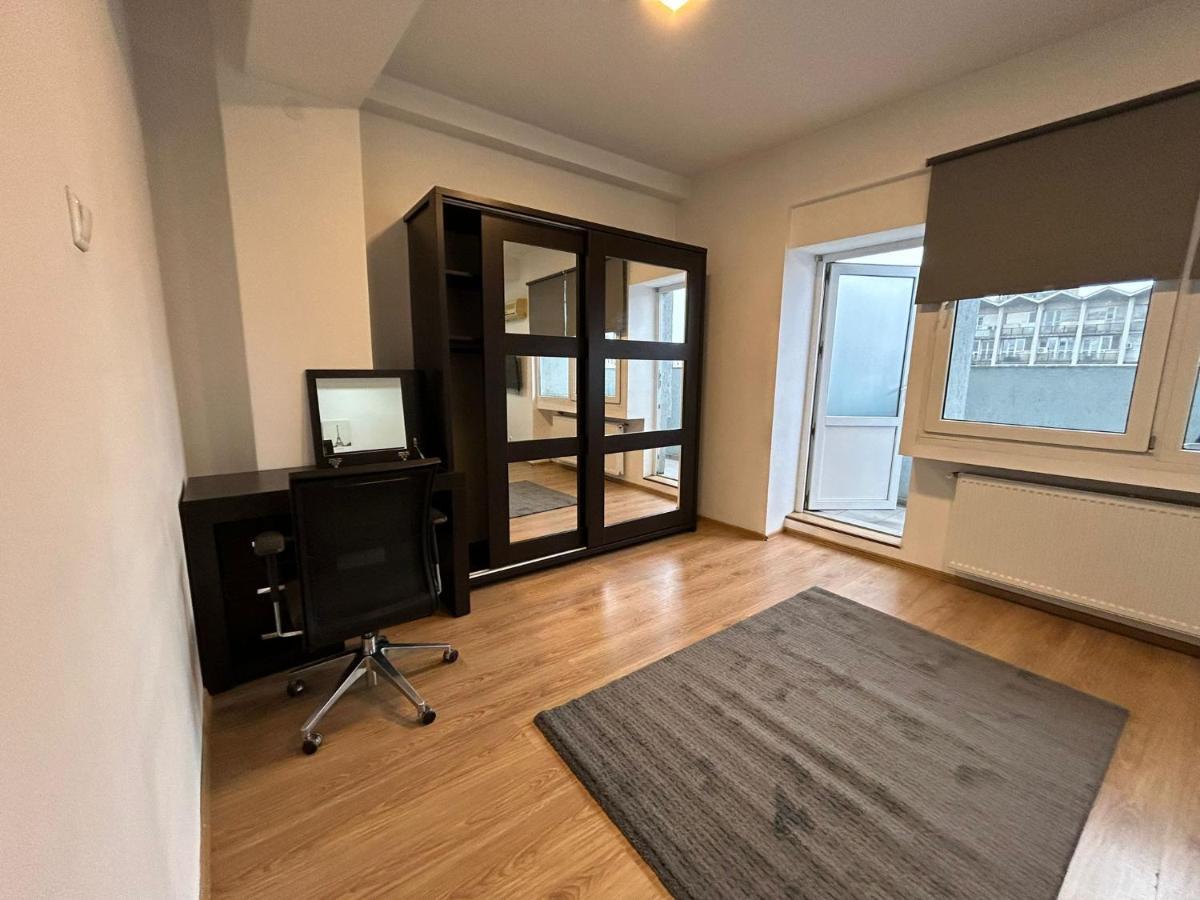Elegant City Center Apartment Bucharest Exterior photo