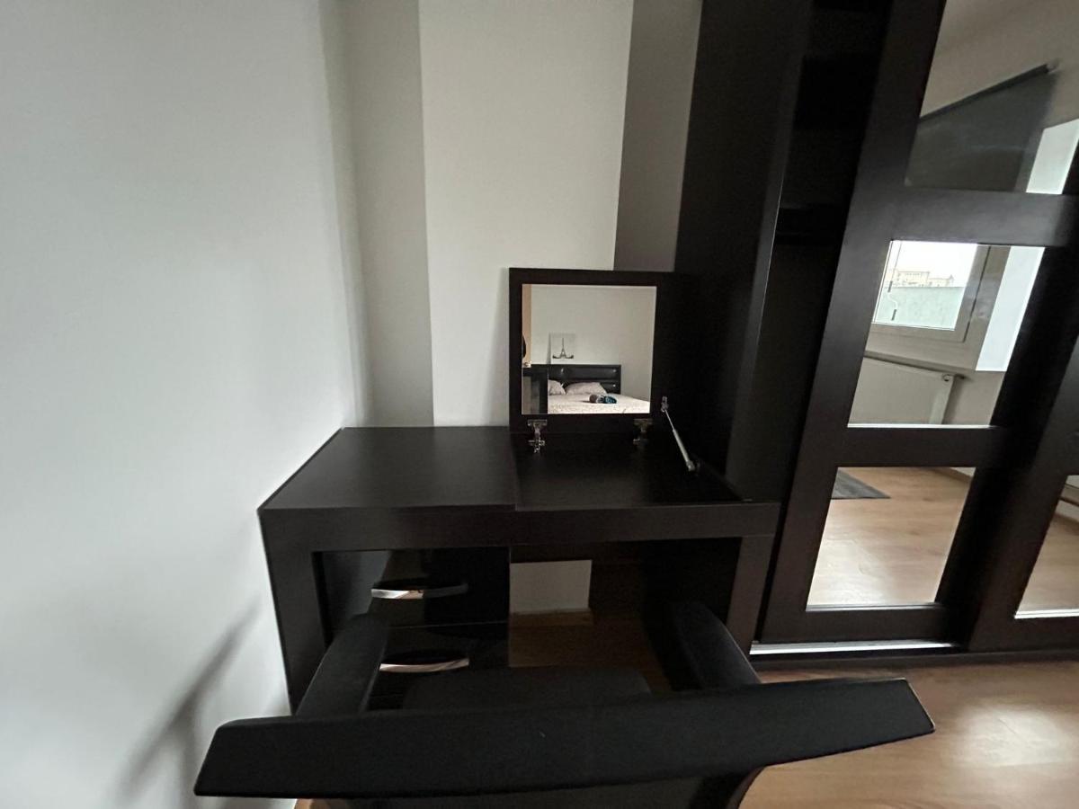 Elegant City Center Apartment Bucharest Exterior photo